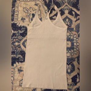 Ebb to street tank top size 4 biege color